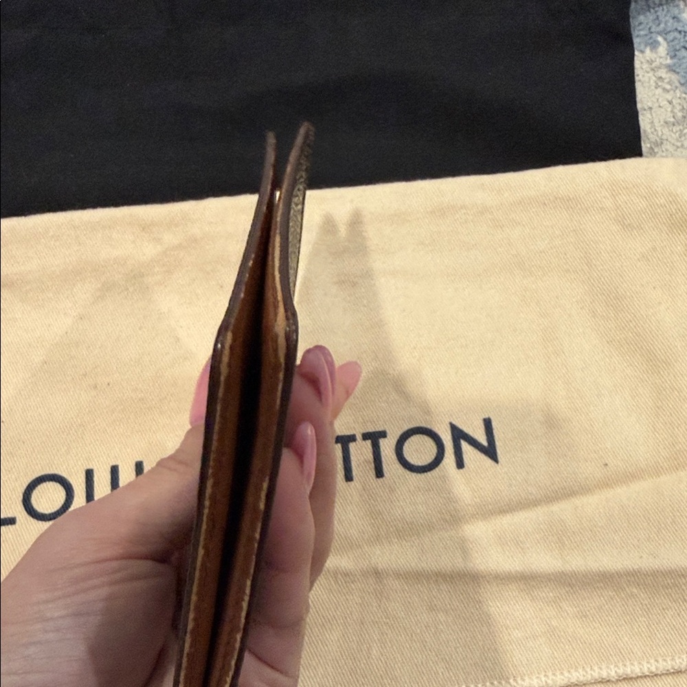 Louis Vuitton Classic Monogram Card Holder - Picture 14 of 14